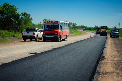 Docentes y autoridades destacaron la pavimentación de la Ruta 51