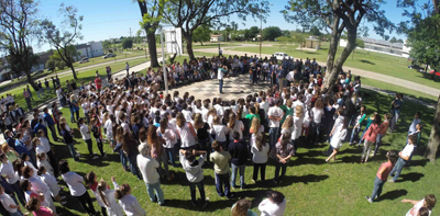 Urdinarrain realizó el tercer abrazo por la diversidad en la Plaza Urquiza