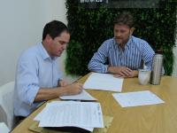 Acuerdo entre el Municipio de Larroque y el Instituto Becario entrerriano