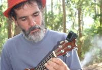 El amor y la memoria derrotan a la muerte: amigos  y familiares recopilan historias de Alejo Simón