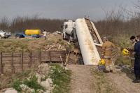 Preocupante derrame de fertilizante en el arroyo Gena