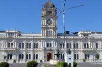 Acuerdan pagar más de $11 millones a la familia de un joven que murió en una oficina estatal