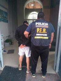 Dos detenidos: uno con pedido  de captura y otro en flagrancia