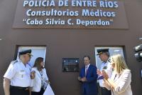 El gobernador entregó veinte  vehículos para patrulla e inauguró  consultorios policiales