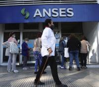 Oficializaron el bono de 12.000  pesos para jubilados y pensionados