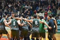  Racing venció a Tokio en un final de película y se puso 1-0 en la serie