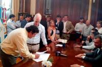 Larroque firmó ayer un  convenio con la Ciudad  Autónoma de Buenos Aires