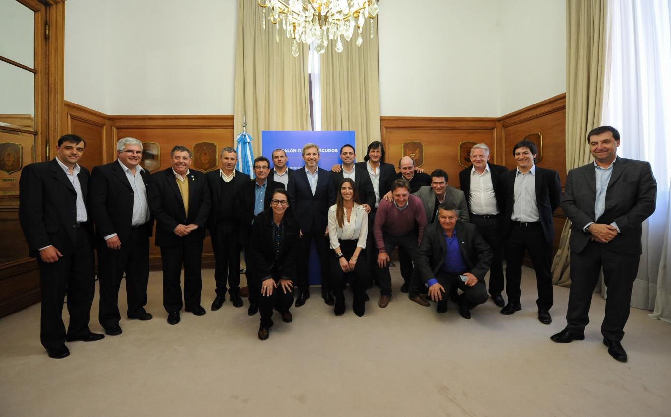 Intendentes vecinalistas acordaron avanzar en  obras de infraestructura con el ministro Frigerio