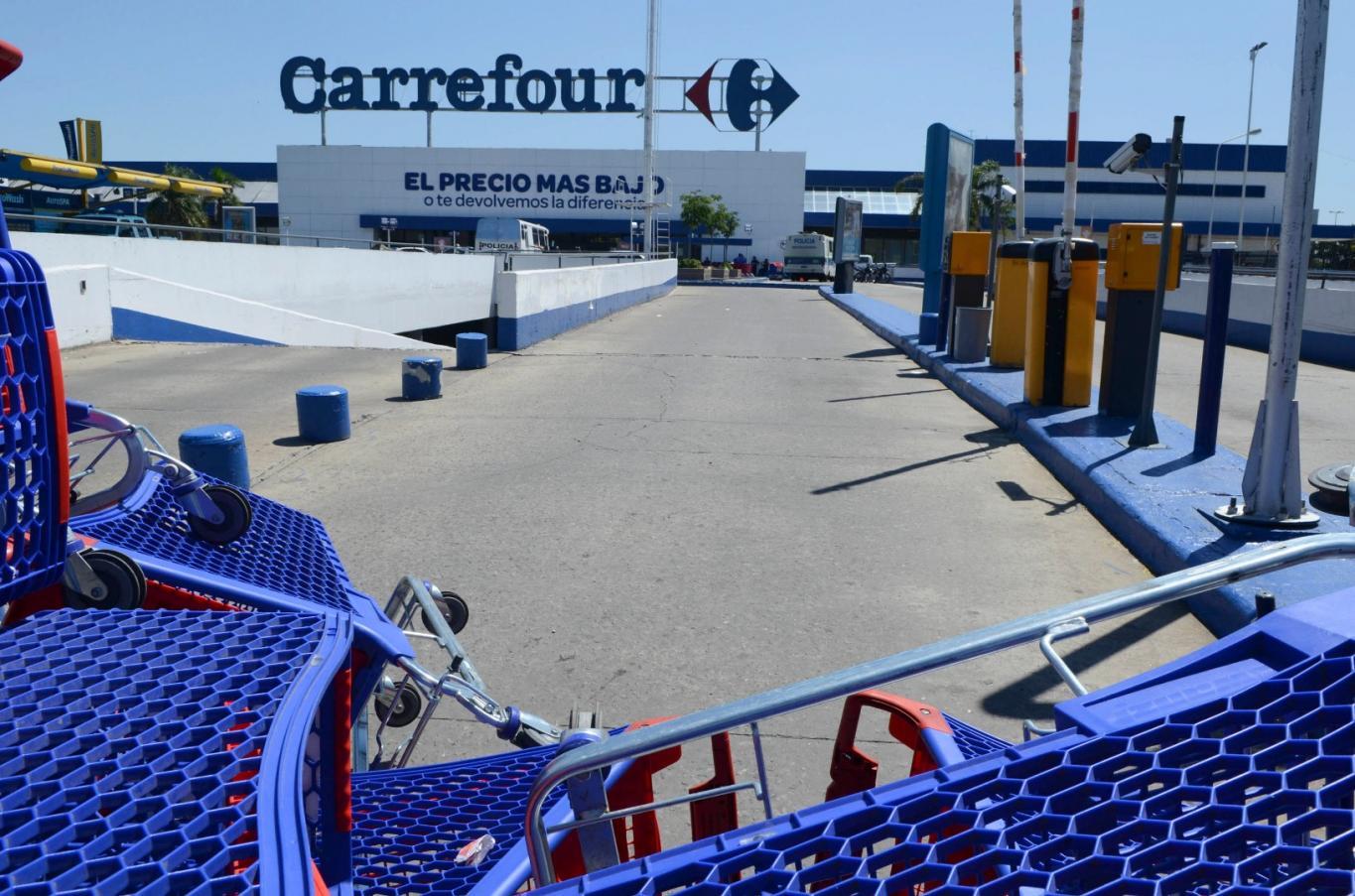 Crisis de Carrefour, el Gobierno convocó a la empresa y al gremio