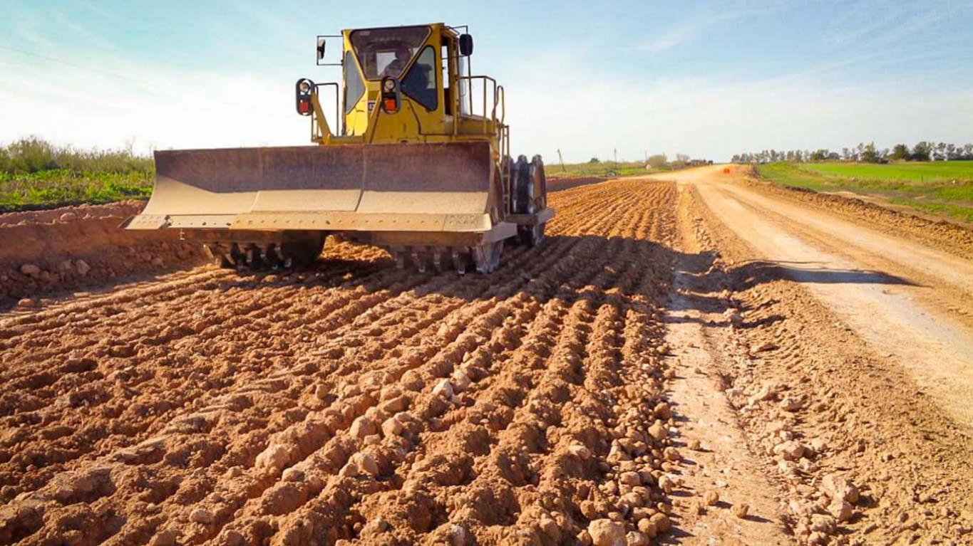 La Provincia pavimenta la ruta 51  desde Larroque a Parera