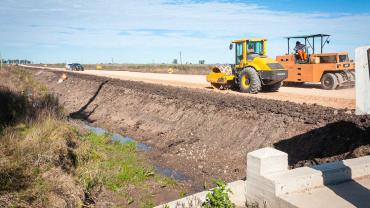 Avanza la pavimentación de la  Ruta 51, entre Larroque y Parera