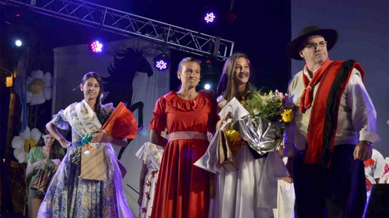 Piden suspender elección de reinas en Urdinarrain