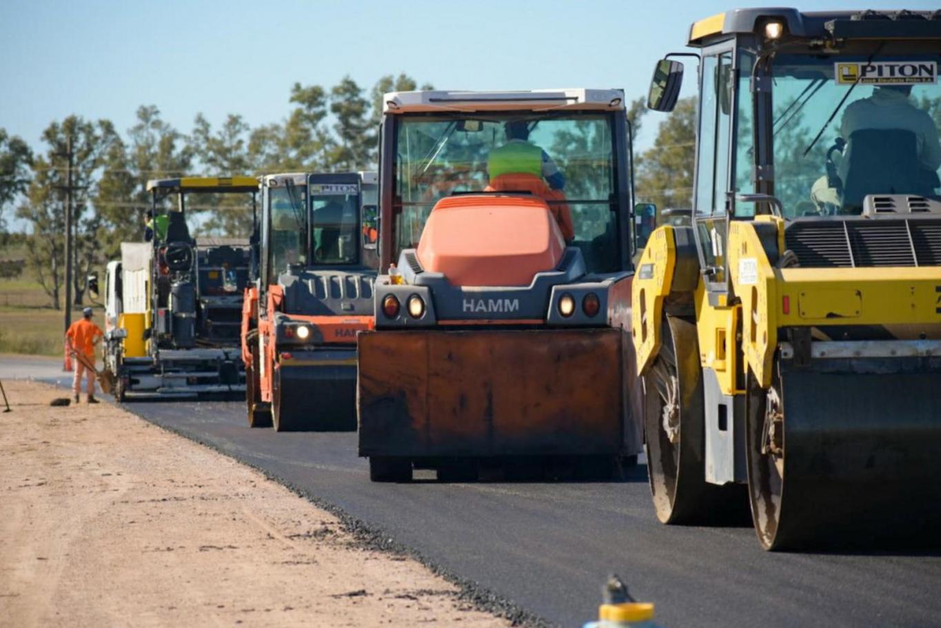 Avanza la pavimentación  de la Ruta Provincial N°51  entre Larroque y Parera