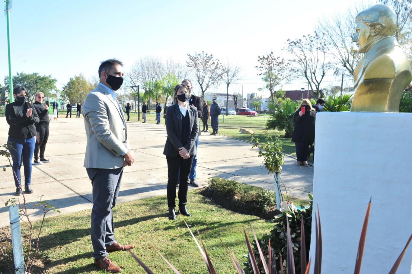 Con un acto protocolar, Pueblo Belgrano recordó al creador de la bandera