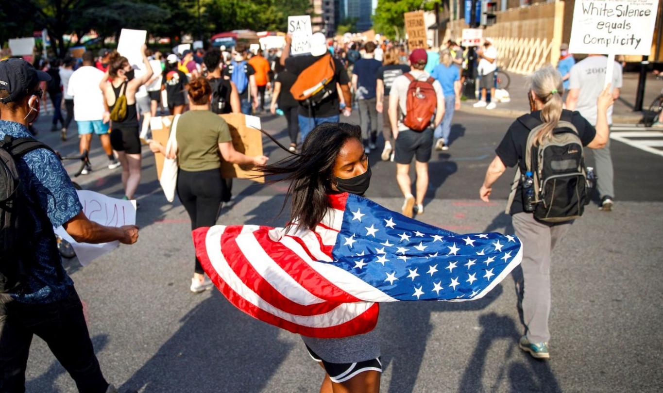 Con la pandemia fuera de control, crece la  tensión en EEUU por el uso del tapabocas