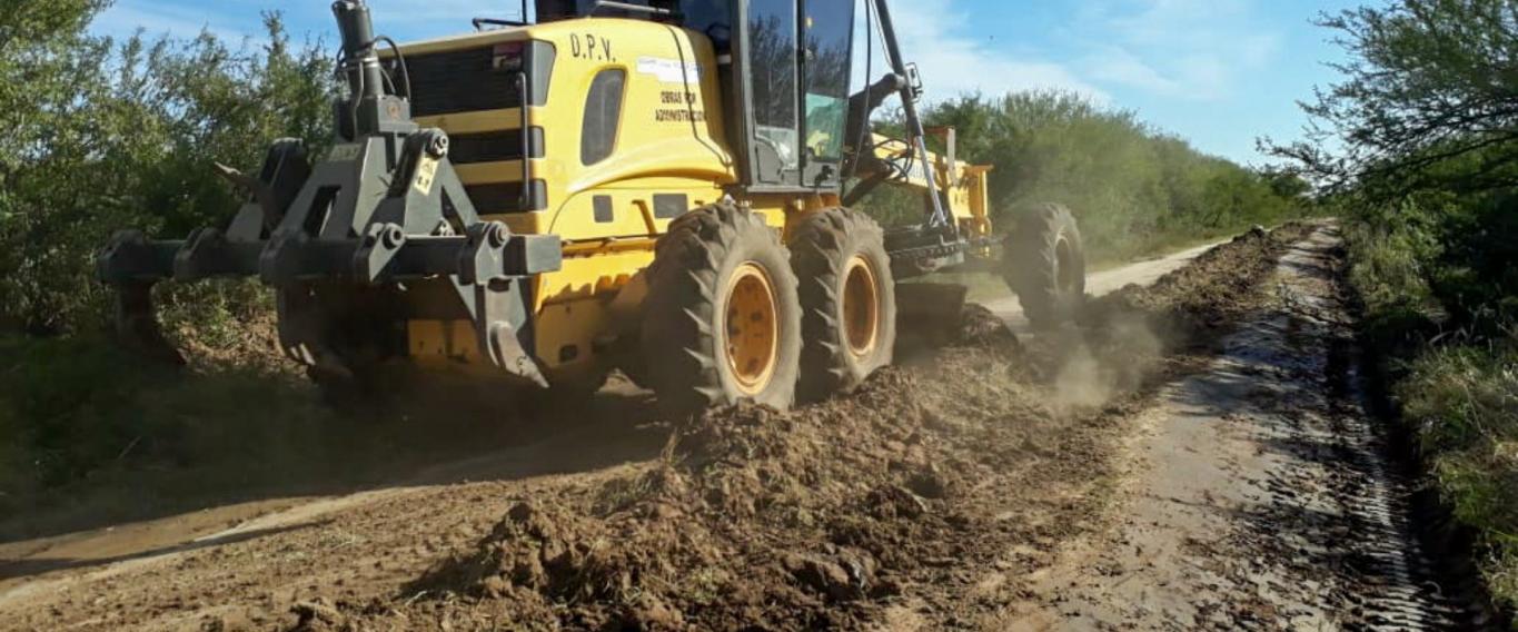 Vialidad: reconstruyen caminos productivos  de la zona de Perdices