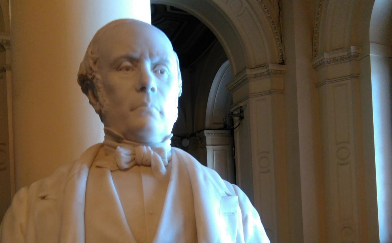 Proponen incorporar al calendario escolar el fallecimiento de Urquiza