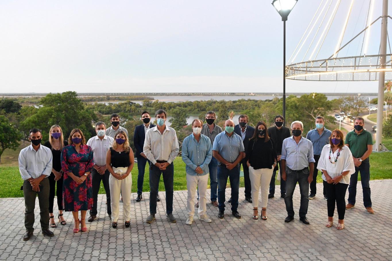 Bordet reunió a los bloques del oficialismo y realizó un balance del año legislativo