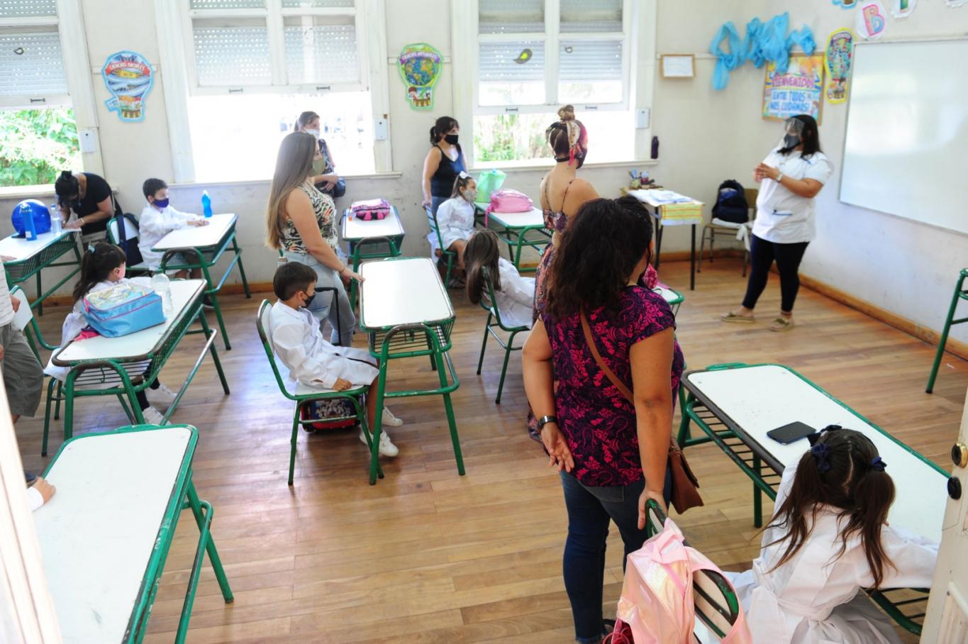 Desde hoy las clases regresan al horario completo en Entre Ríos