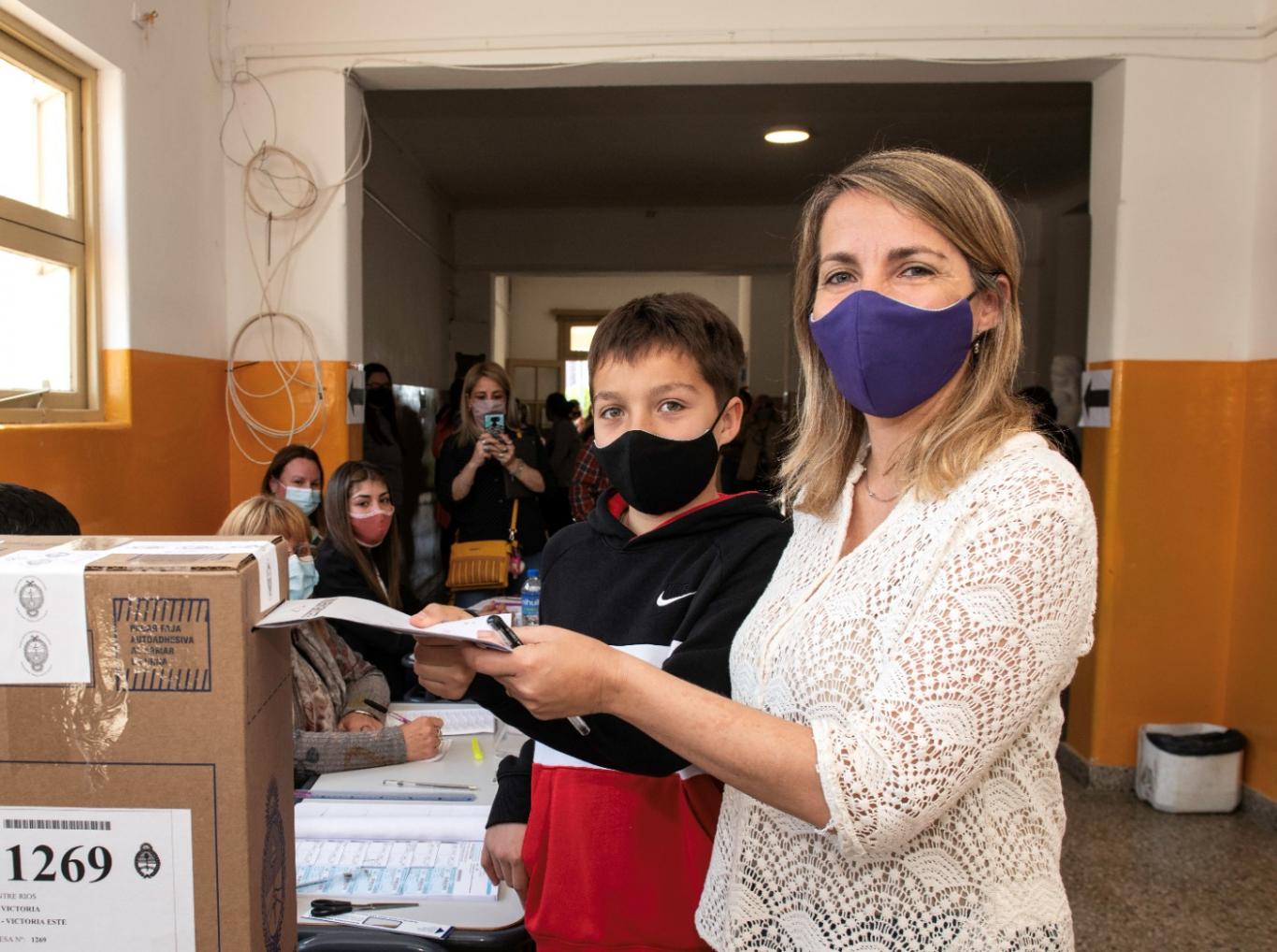 Stratta: “Vine a votar con la esperanza de estar transitando hacia la vida que queremos”