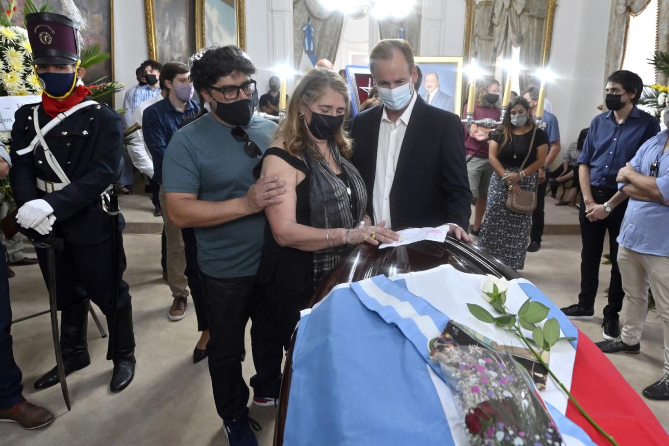 Dolor por la muerte de Busti: Bordet: “Vengo a despedir  un amigo y un compañero,  con quien aprendí mucho”