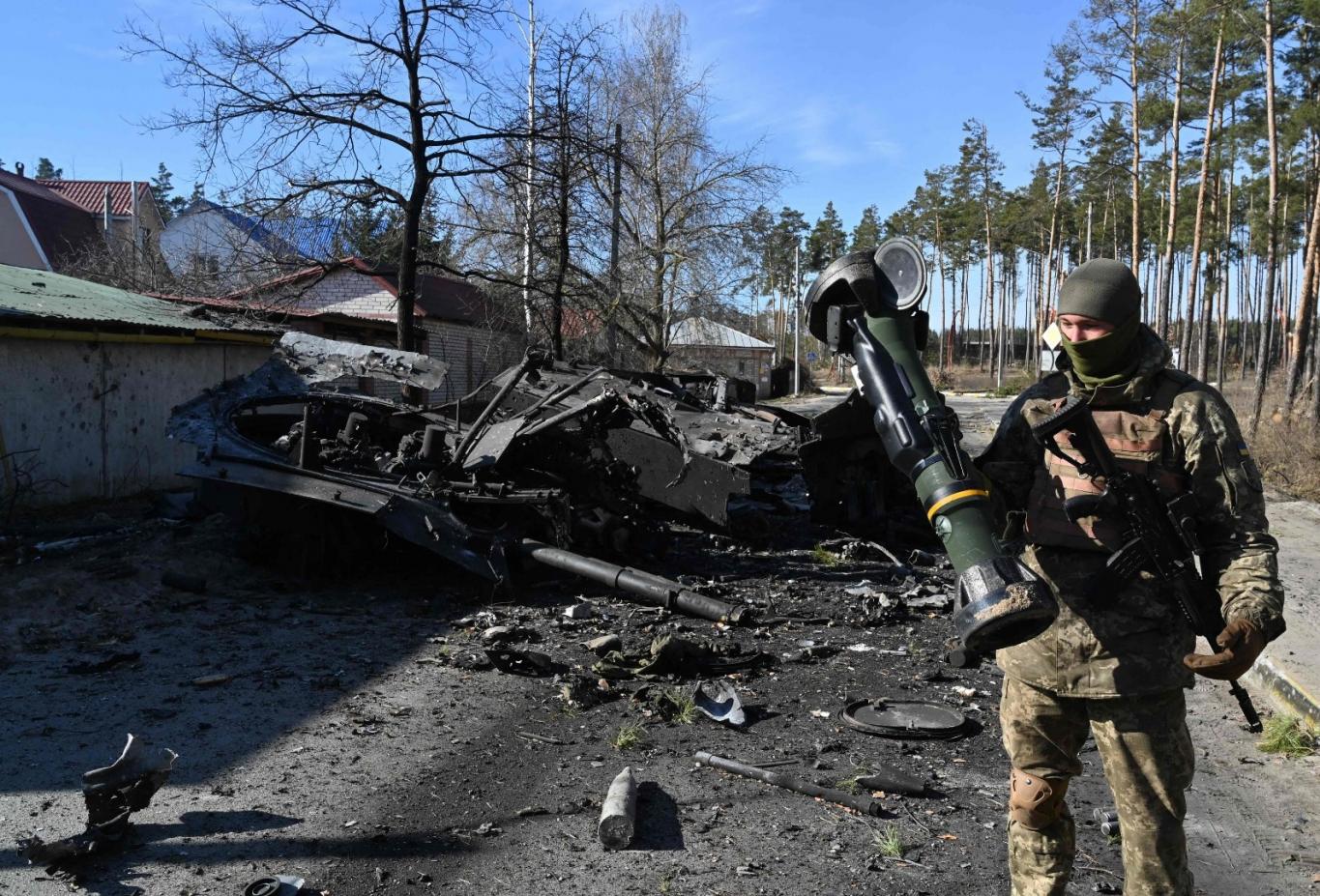 Ucrania confirma que Rusia se retira del norte y evacúan a 4.000 civiles por corredores humanitarios