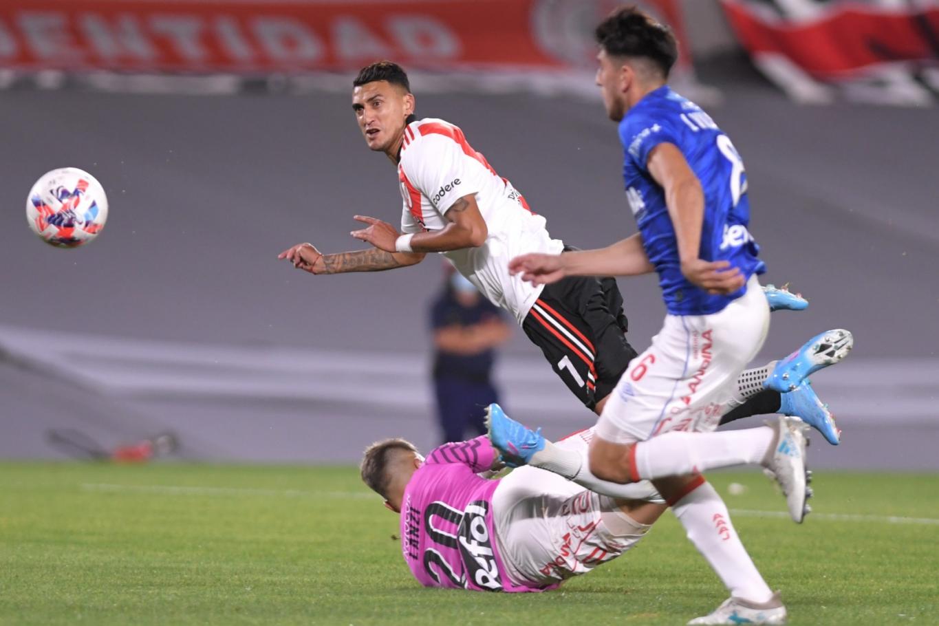 River empezó y terminó bien para vencer con contundencia a Argentinos  Juniors