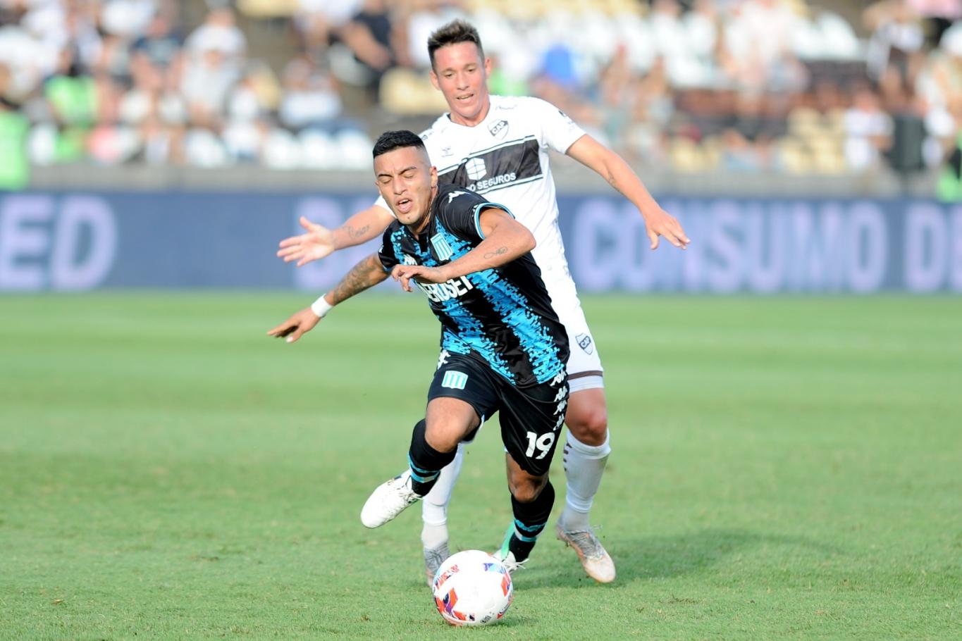 Racing venció a Platense y se mantiene en la cima de la Zona 1 de la LPF