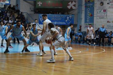 Central perdió con Regatas y no pudo abrochar la clasificación