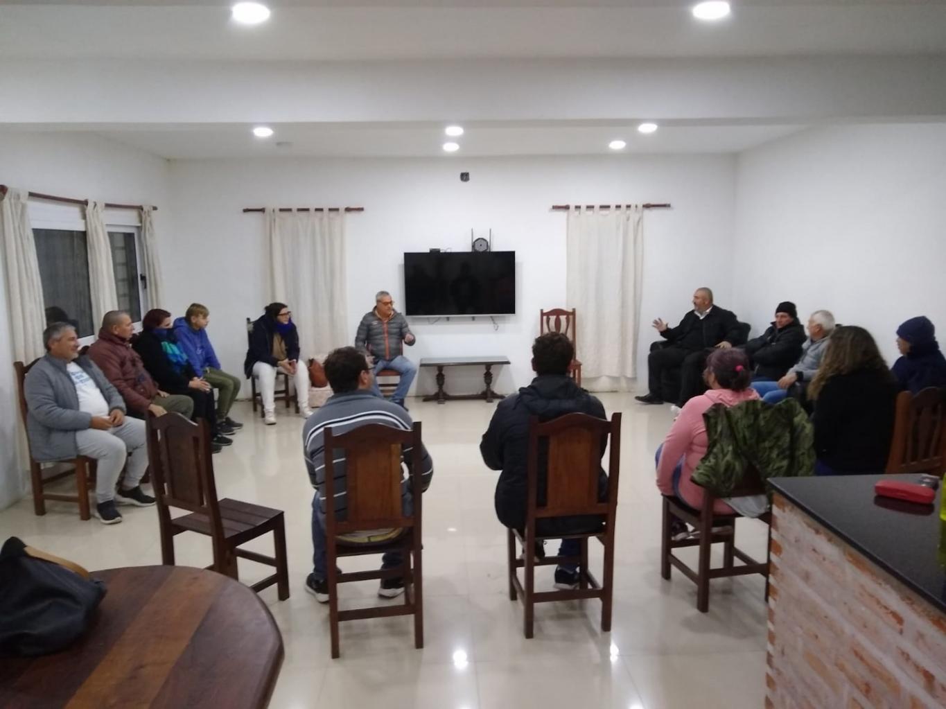 Vecinos del barrio Gualeyán reclaman por mal estado de calles y no descartan realizar protestas