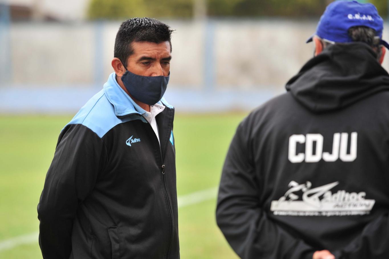 Fútbol Departamental: Norberto Acosta asumió como DT de Deportivo Urdinarrain