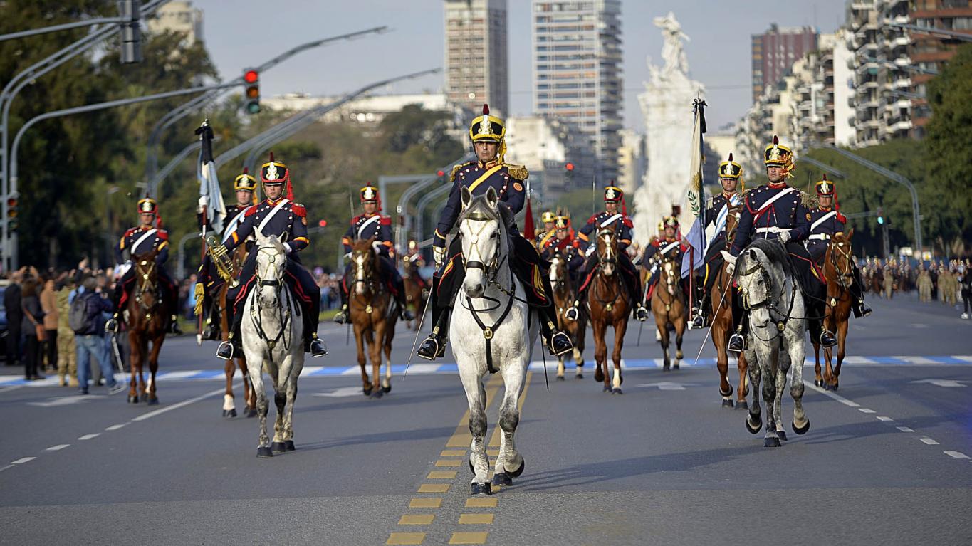 Con desfiles, actos y visitas de granaderos, las provincias honran hoy al general San Martín